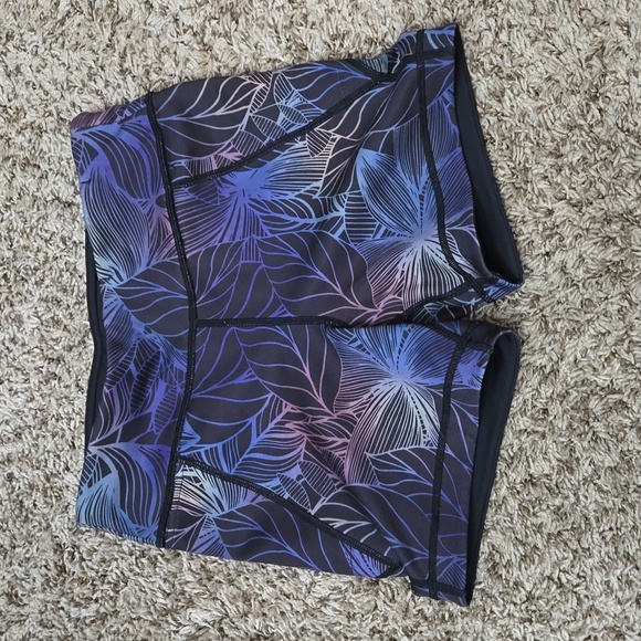 Title Nine Mad Dash Reversible Spandex Shorts Size XS 4 in inseam - Picture 1 of 11